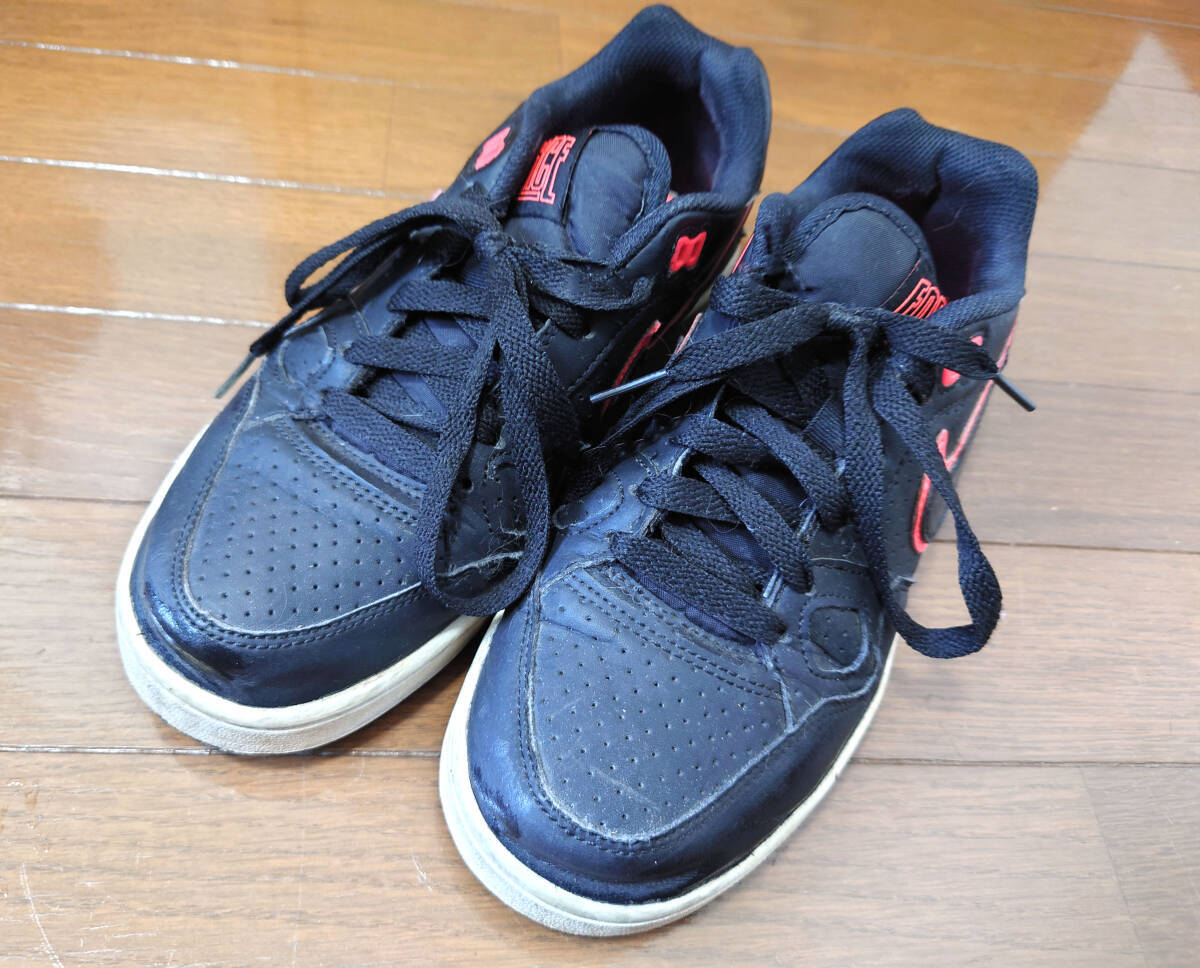 NIKE ナイキ スニーカー 黒 24.5 USED 中古拍卖