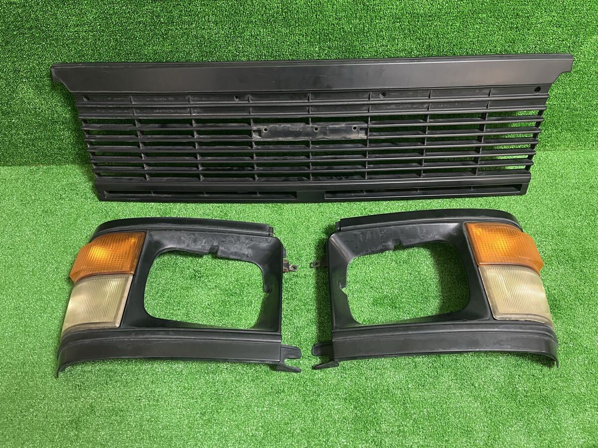 ☆送料無料☆トヨタ ハイエース 純正 フロントグリル&ライト枠セット ウインカー・車幅灯 LH66V/YH61/LH51/LH61/YH71/LH56/YH62/YH50/YH52拍卖