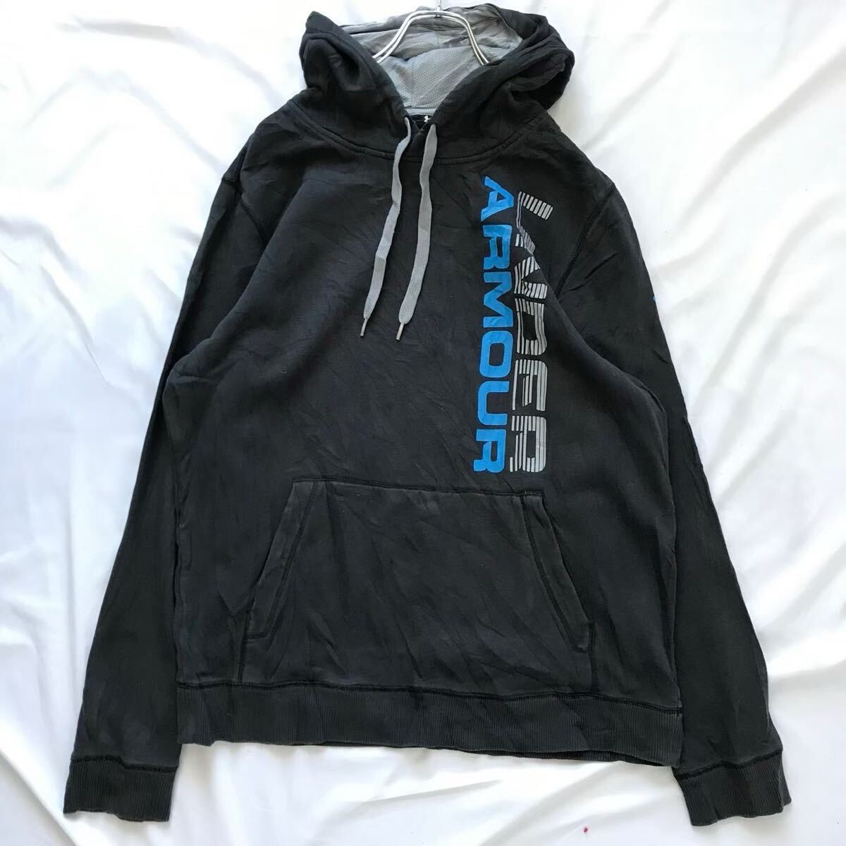 Under Armour パーカー 縦ロゴ ブラック Lサイズ アンダーアーマー プルオーバー拍卖