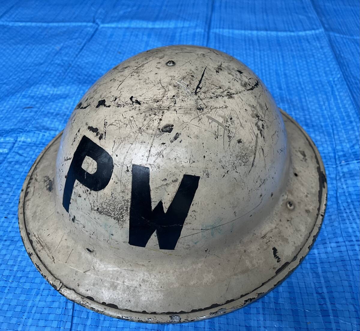 希少品 当時物 ヘルメット PW イギリス軍 売切り ミリタリー アメリカ軍 古いヘルメット 1943拍卖
