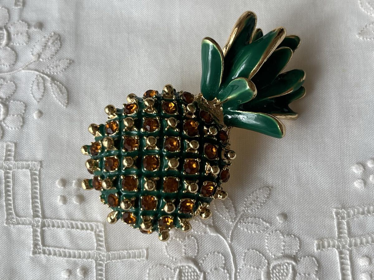 ヴィンテージ ** エナメル パイナップルモチーフの美しいブローチ vintage brooch 拍卖