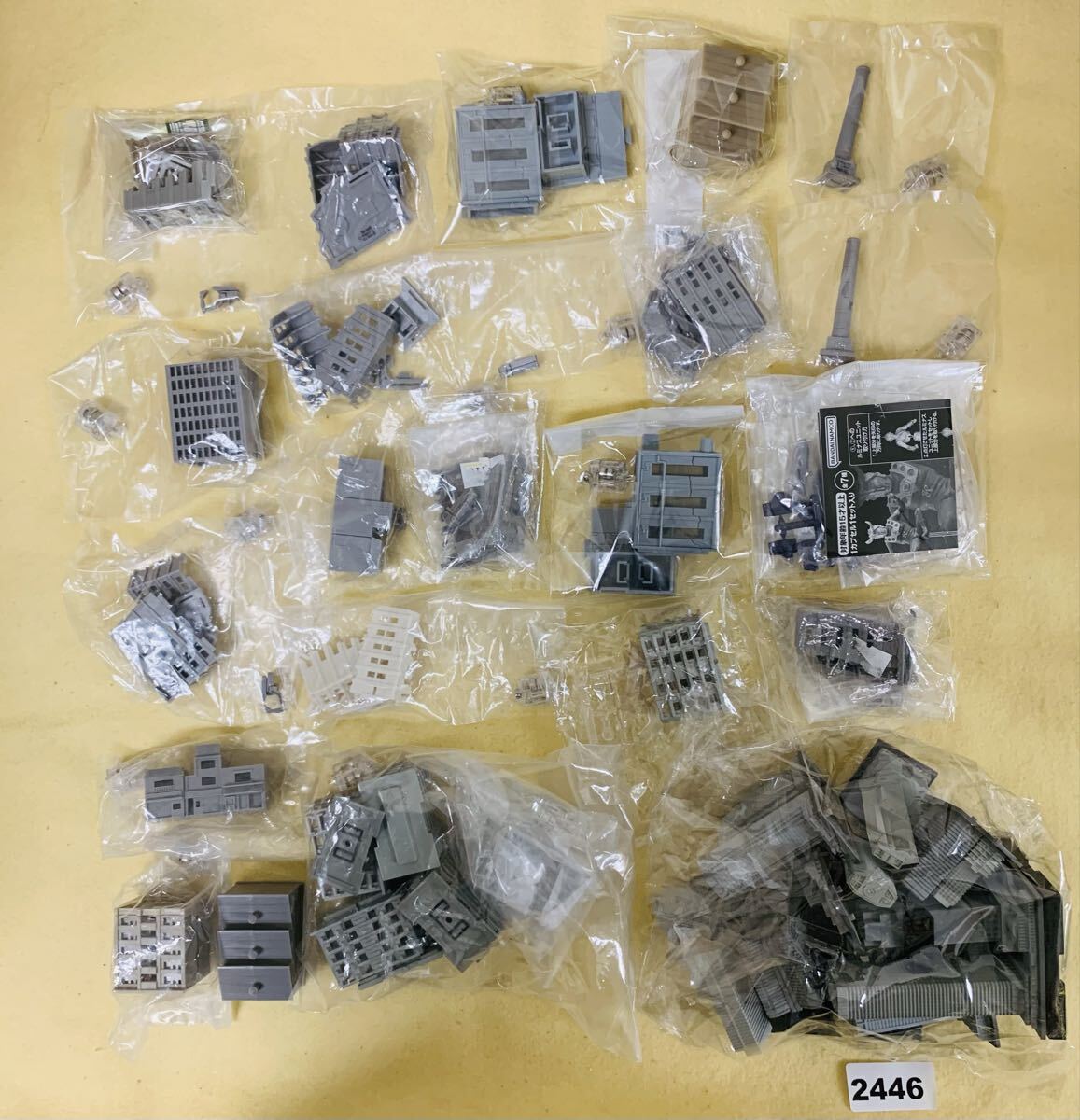 2446 ウルトラマン 円谷プロ ガシャポン アルティメットルミナス バンダイ ジオラマ 建物 まとめ売り ウルトラマン20 パーツ拍卖