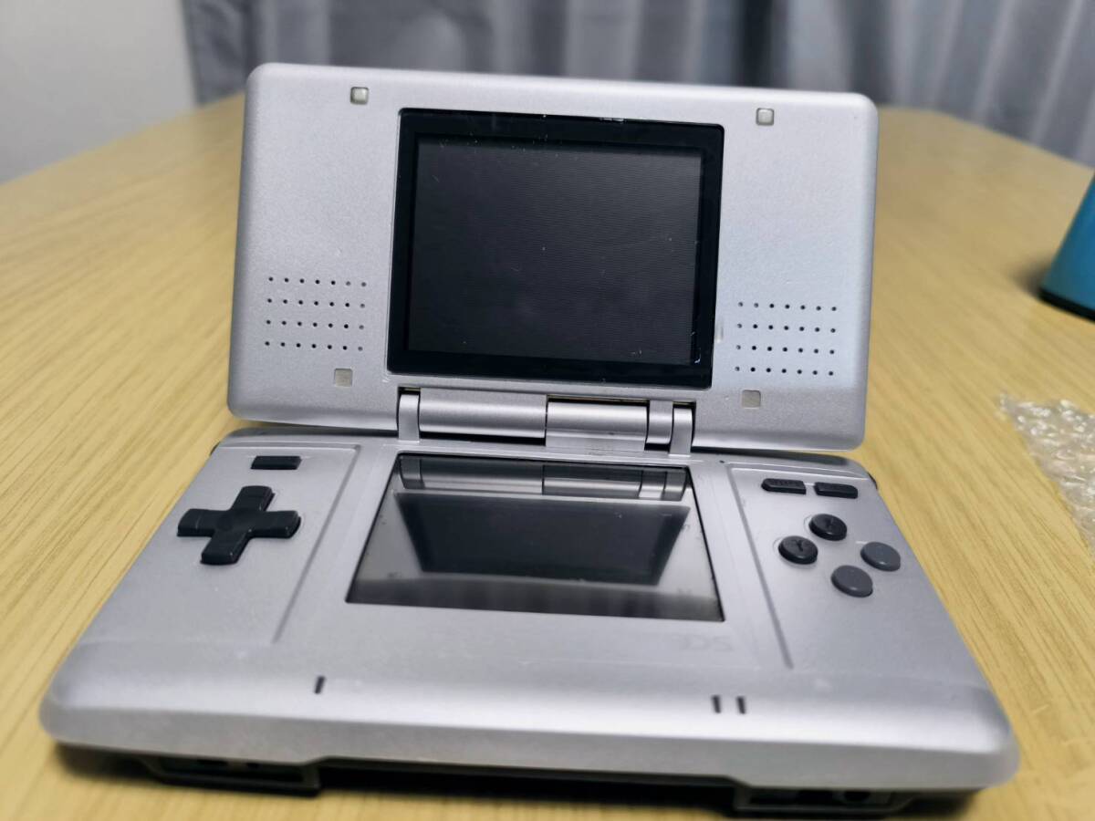 【1円スタート】ニンテンドウ 任天堂 NINTEND DS NTRー001 NJM10013634 本体のみ ペン無し 動作未確認   拍卖