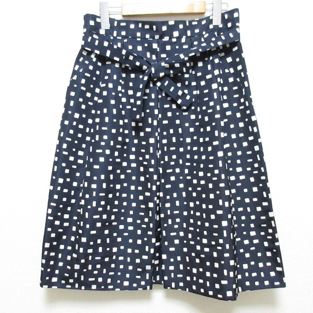 美品 PRADA プラダ シルク100% スクエアプリント フロントタック ひざ丈 ベルテッド スカート サイズ42S ネイビー拍卖