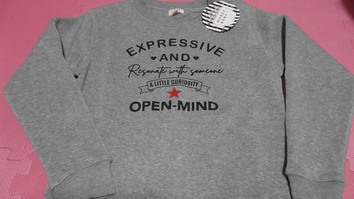 新品 140 女児 長袖トレーナー グレー 英字プリント 星マーク 小学生 女の子 冬物 裏起毛 袖リブ あったか素材 HONEY BERRY 130〜 送料無料拍卖