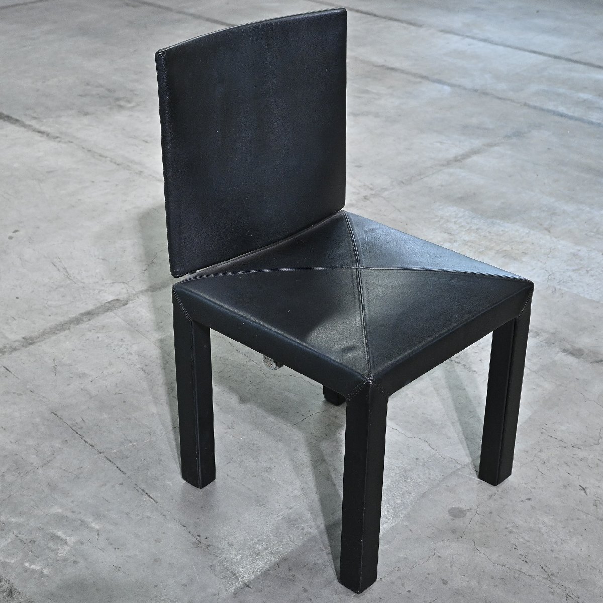 希少 B&B Italia「Arcara/アルカラ」ダイニングチェア A Paolo Piva 本革 リビング 待合室 モダン イタリア ミニマル パオロピーヴァ拍卖