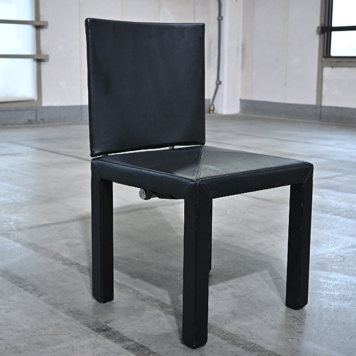 希少 B&B Italia「Arcara/アルカラ」ダイニングチェア D Paolo Piva 本革 リビング 待合室 モダン イタリア ミニマル パオロピーヴァ拍卖