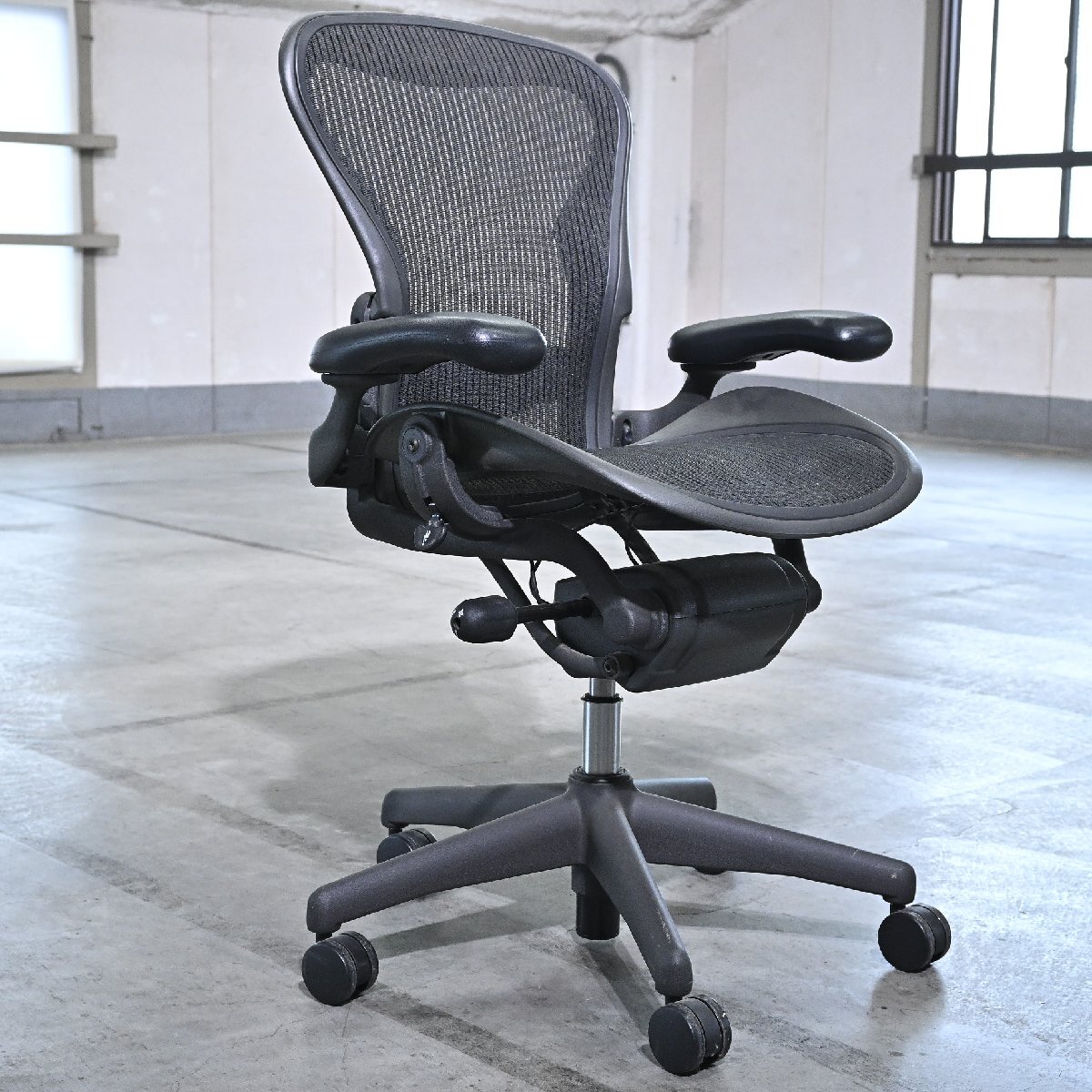 ハーマンミラー 26万「アーロンチェア」キャスター 在宅ワーク リクライニング ゲーミング 椅子 昇降 回転 デスク オフィス hermanmiller拍卖