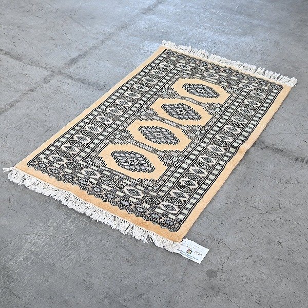 新品 未使用 パキスタン製 手織り ウール絨毯 ラグ ボハラ柄 ギュル文様 ハンドノット 羊毛 カーペット マット ホテル 応接室 P-94拍卖