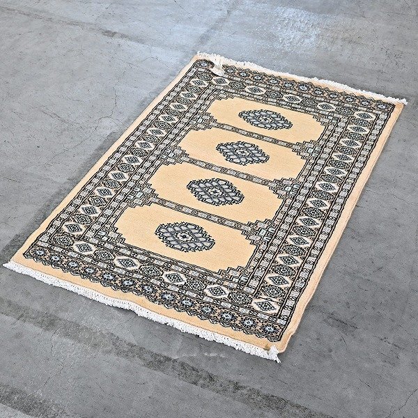 新品 未使用 パキスタン製 手織り ウール絨毯 ラグ ボハラ柄 ギュル文様 ハンドノット 羊毛 カーペット マット ホテル 応接室 P-101拍卖