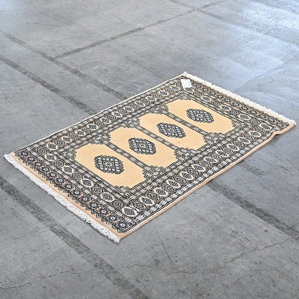 新品 未使用 パキスタン製 手織り ウール絨毯 ラグ ボハラ柄 ギュル文様 ハンドノット 羊毛 カーペット マット ホテル 応接室 P-105拍卖