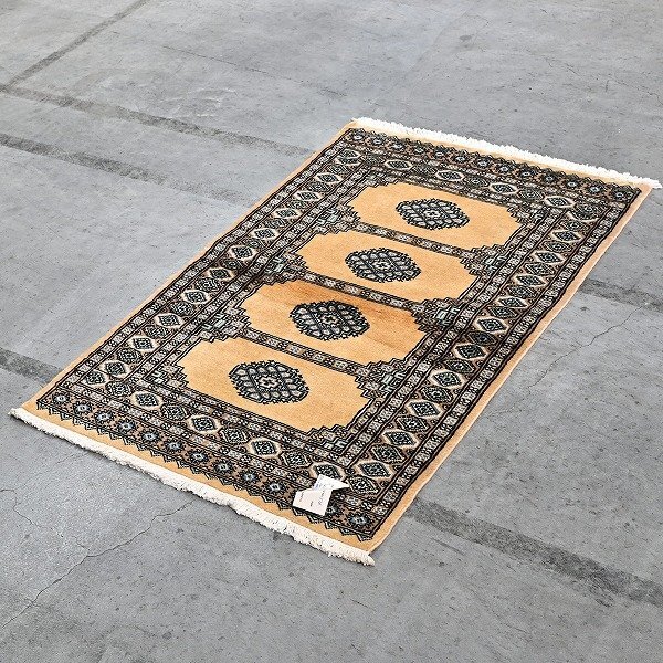 新品 未使用 パキスタン製 手織り ウール絨毯 ラグ ボハラ柄 ギュル文様 ハンドノット 羊毛 カーペット マット ホテル 応接室 P-107拍卖