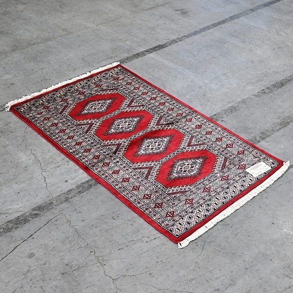 新品 未使用 パキスタン製 手織り ウール絨毯 ラグ ボハラ柄 ギュル文様 ハンドノット 羊毛 カーペット マット ホテル 応接室 P-111拍卖