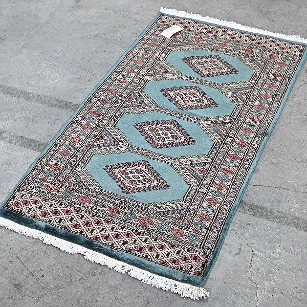 新品 未使用 パキスタン製 手織り ウール絨毯 ラグ ボハラ柄 ギュル文様 ハンドノット 羊毛 カーペット マット ホテル 応接室 P-132拍卖