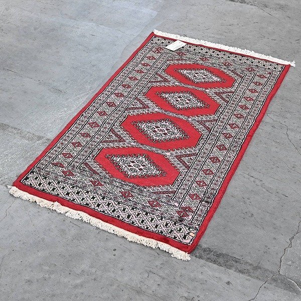 新品 未使用 パキスタン製 手織り ウール絨毯 ラグ ボハラ柄 ギュル文様 ハンドノット 羊毛 カーペット マット ホテル 応接室 P-144拍卖