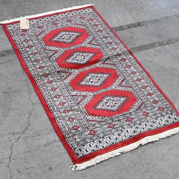 新品 未使用 パキスタン製 手織り ウール絨毯 ラグ ボハラ柄 ギュル文様 ハンドノット 羊毛 カーペット マット ホテル 応接室 P-145拍卖