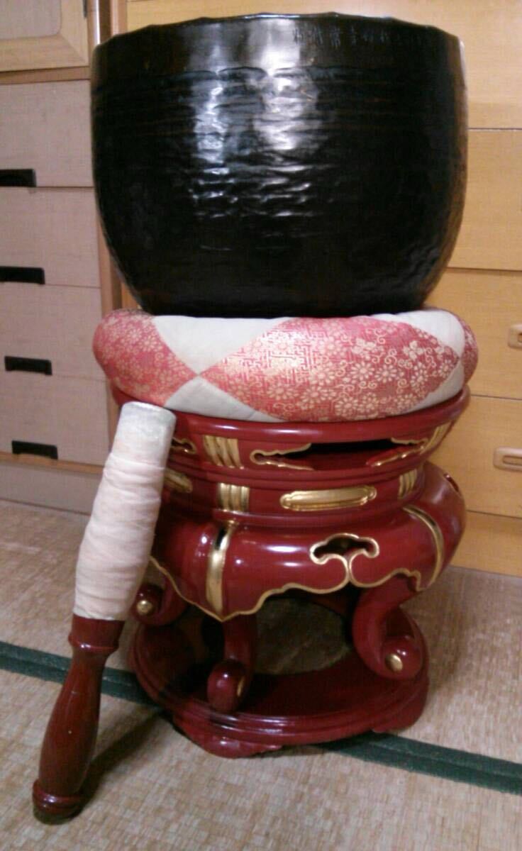 ★超特大おりん台座布団撥セット★直径40センチ◆お座布団◆総漆塗り台座◆おりん棒◆寺院用仏具◆僧侶◆美しい低音の響き◆拍卖