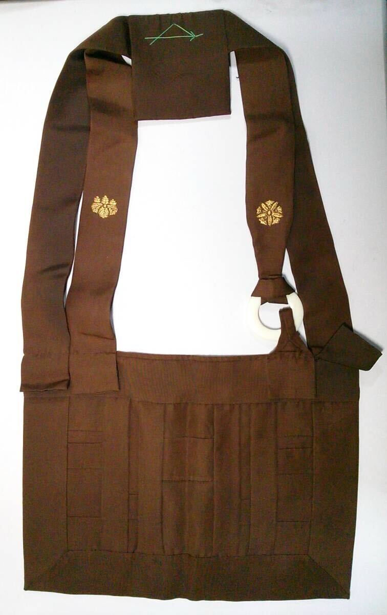 ◆曹洞宗◆両山紋◆茶色絡子◆正絹◆幅33丈25竿丈79センチ◆寺院用仏具◆法衣◆法要◆葬儀◆拍卖