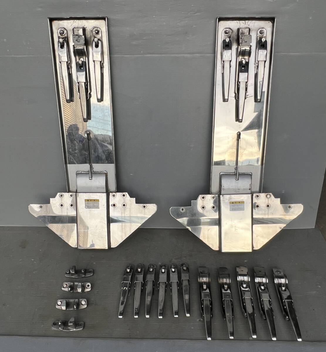 MA005N アオリ戸 回転式中間支柱 中間柱 ステンレス 大型 トラック 10トン 10t ウイング ロック バネカン エビカン セット拍卖