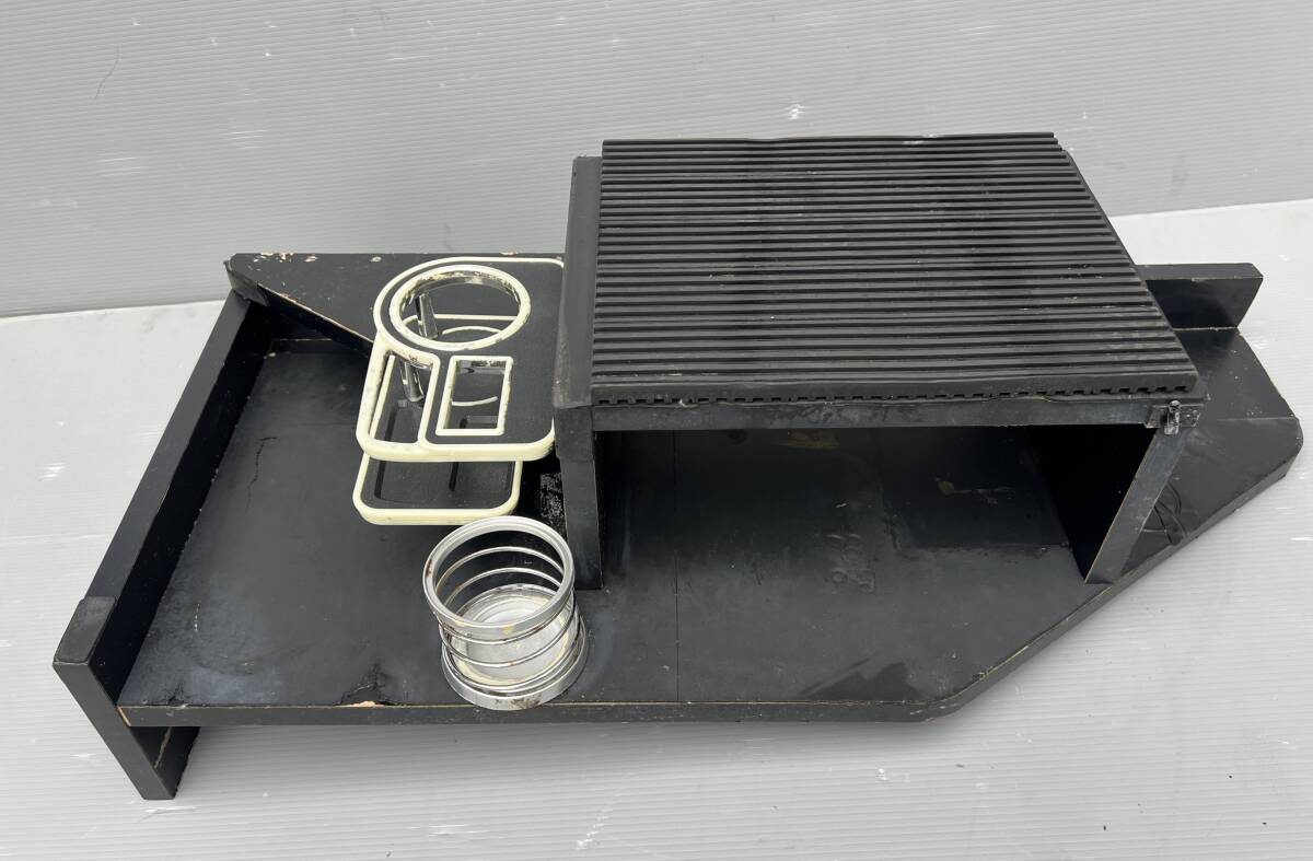 MA008N 日産 UD トラックス クオン センター コンソール ボックス 物入れ テーブル ドリンクホルダー 木材 ブラック 黒拍卖