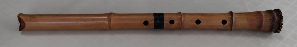 尺八 琴古流 長さ54.7㎝ 中程の外径 3.2㎝ 銀クサビ付き拍卖