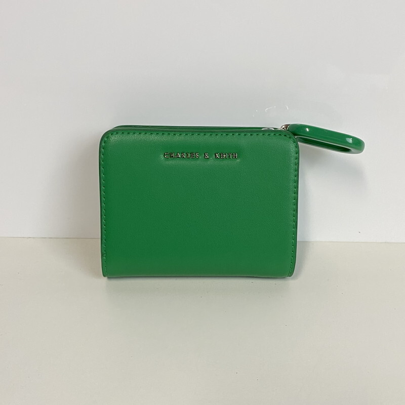 ICH【中古】CHARLES&KEITH チャールズ&キース 二つ折り財布 レザー グリーン〈200-251024-SM-06-ICH〉拍卖