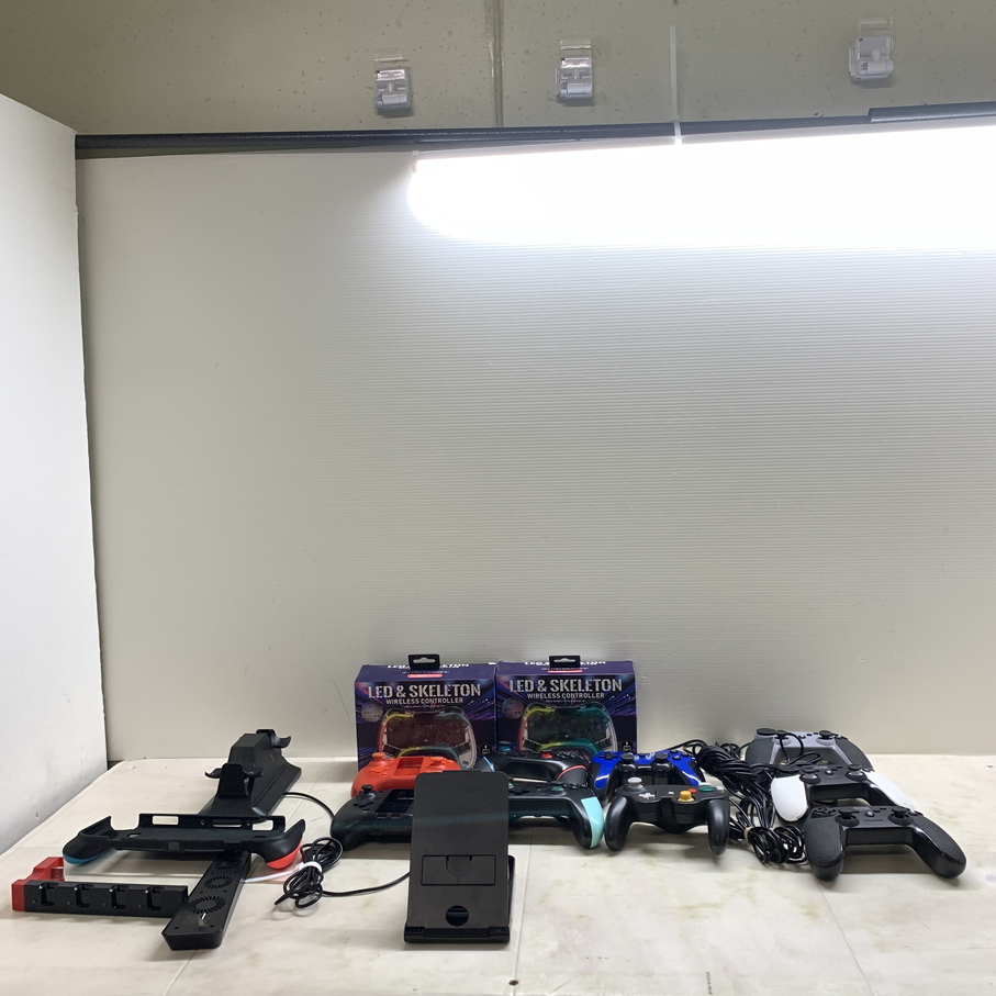 MIN【現状渡し品】非純正 ゲーム周辺機器 大量まとめ ゲームパッド スタンド ほか〈024-251009-CN-05-MIN〉拍卖