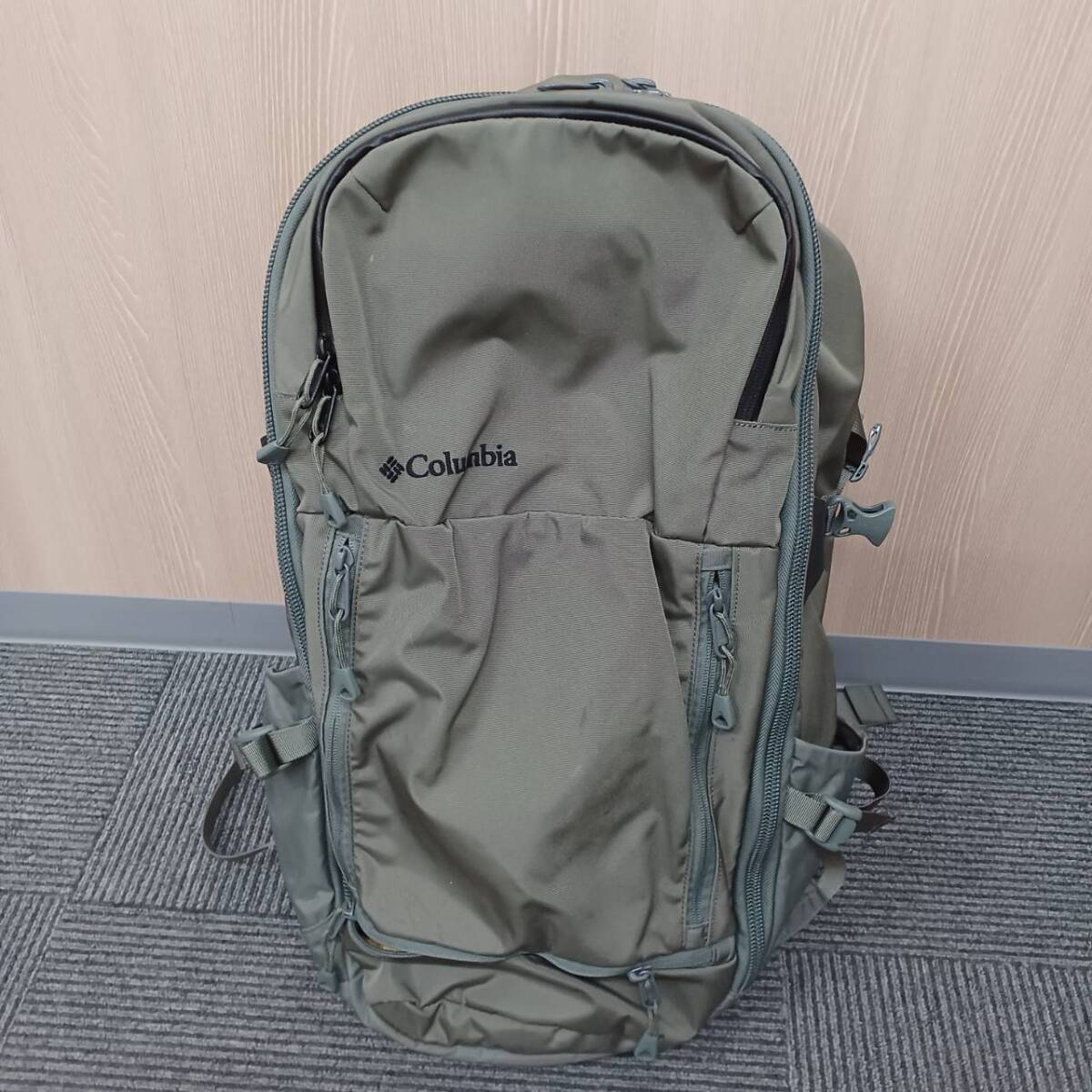 Columbia ペッパーロック バックパック 36L グレー 223 PU8470 中古品拍卖