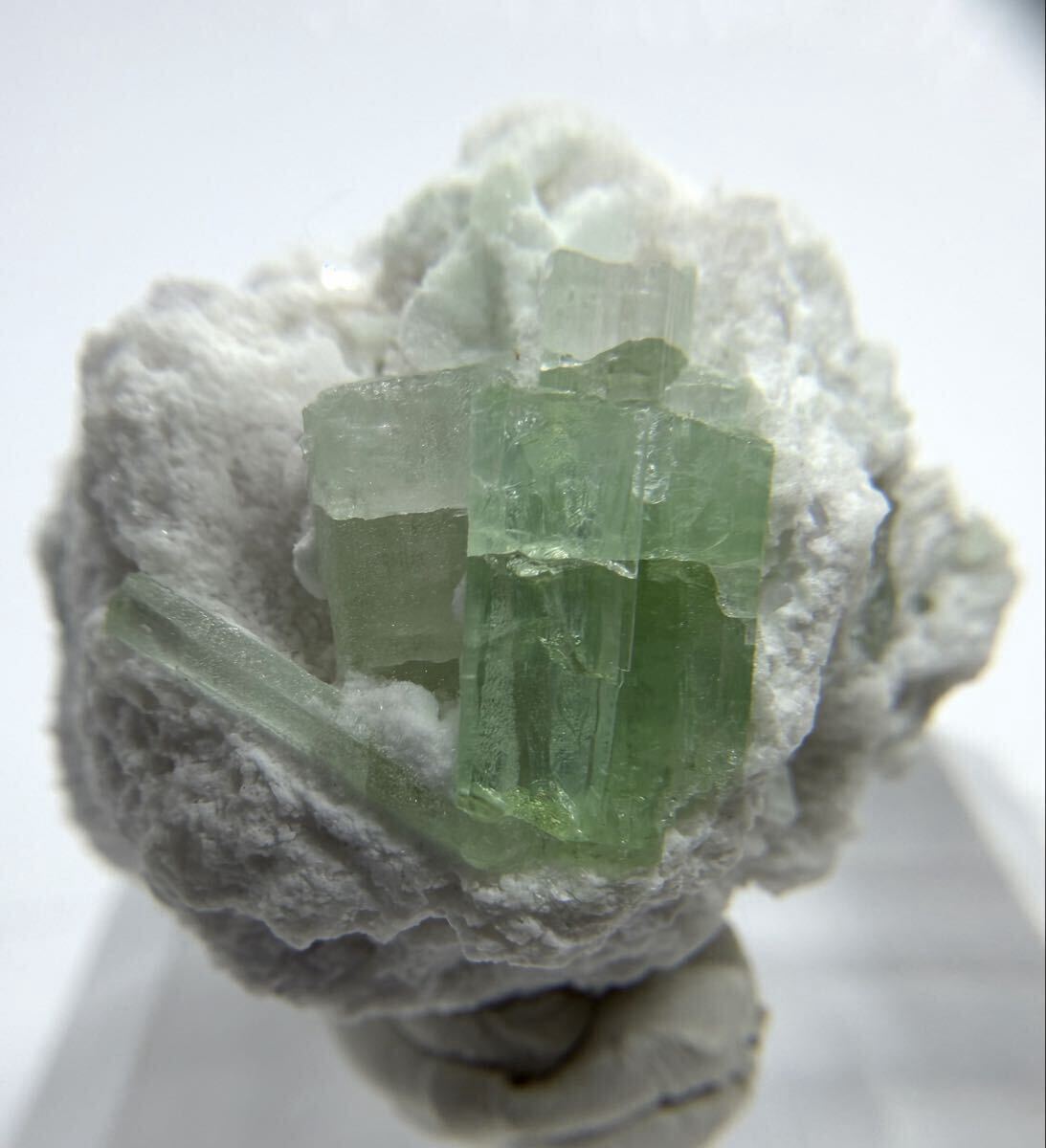 グリーントルマリン アフガニスタン産 母岩付き リチア電気石 天然石 原石 鉱物 標本 バイカラートルマリン 宝石質 No6拍卖