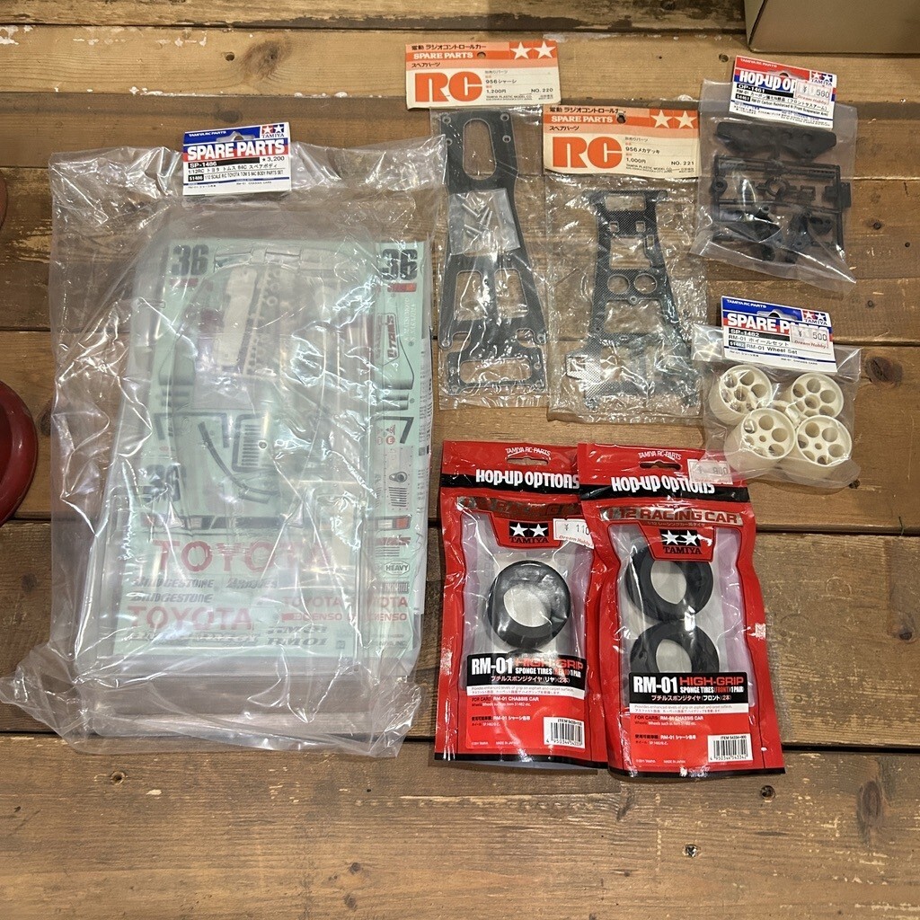 セット販売 未使用品 TAMIYA / タミヤ 1/12 トムス 84C スペアボディ パーツセット 956メカデッキ シャーシ ホイールなど まとめて拍卖