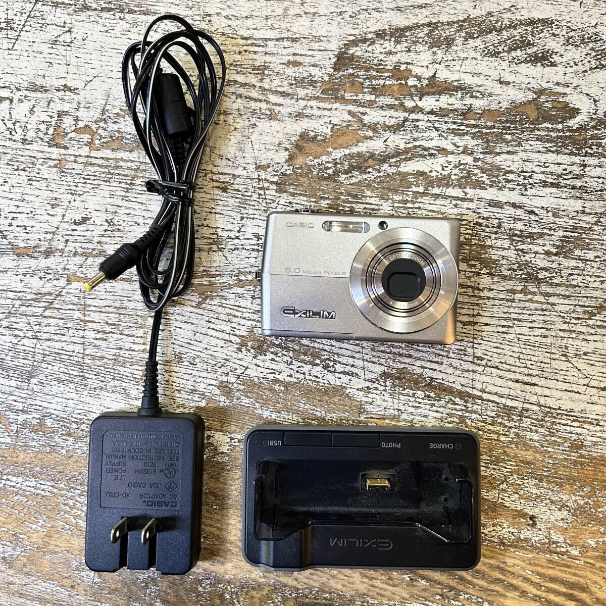 casio / カシオ exilm ex-2500 デジタルカメラ コンデジ 6.2~18.6mm 充電器 バッテリー 付属 シルバー 動作確認済み 現状販売 used拍卖