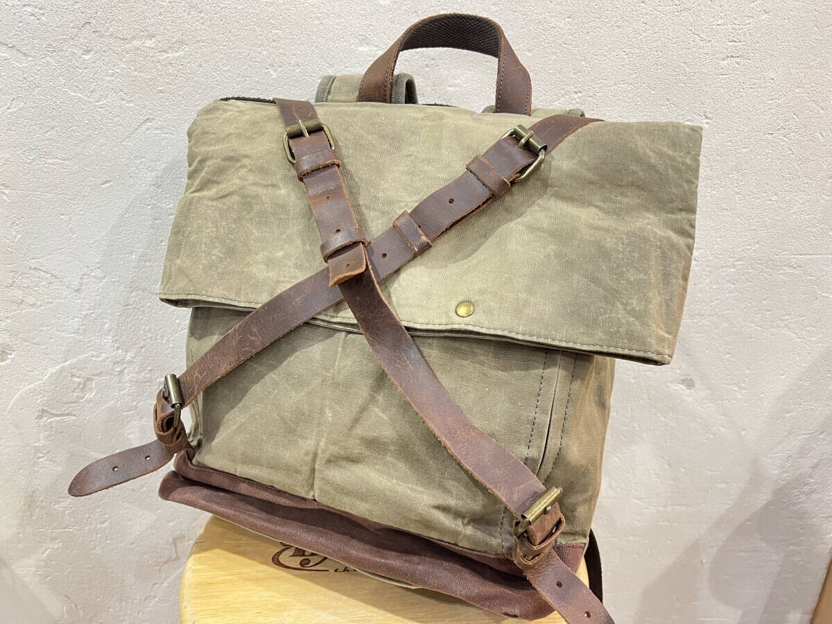 KIWAME / キワメ キャンバスリュックサックバックパック レザー 口折れ式 大容量 アウトドア 登山 通勤 通学 デイパック カーキ ブラウン拍卖