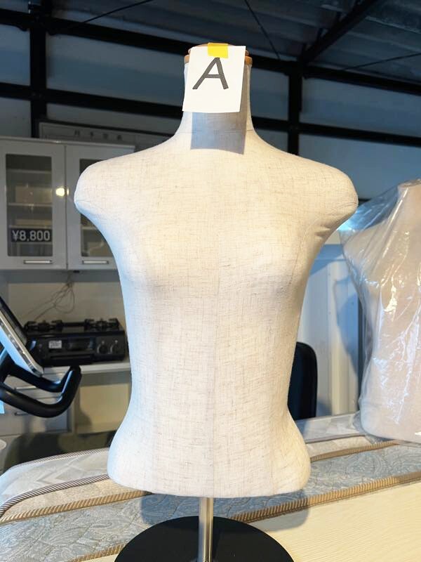 ★芯地張り卓上トルソー 布製半身トルソー 女性型 店舗什器 ウッドヘッドキャップ マネキン ディスプレイ用 洋裁 A ★拍卖
