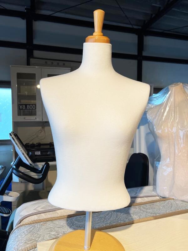 店舗引き下げ品 卓上トルソー 布製半身トルソー 女性型 店舗什器 ウッドピンキャップ マネキン ディスプレイ用 洋裁 ★拍卖