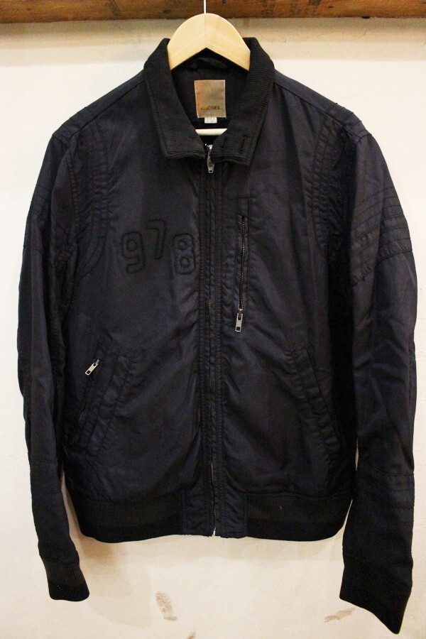 K56★DIESEL/ディーゼル ナンバー刺繍ジップアップミリタリーブルゾン ブラック メンズ Lサイズ アウター ライトアウター USED★拍卖