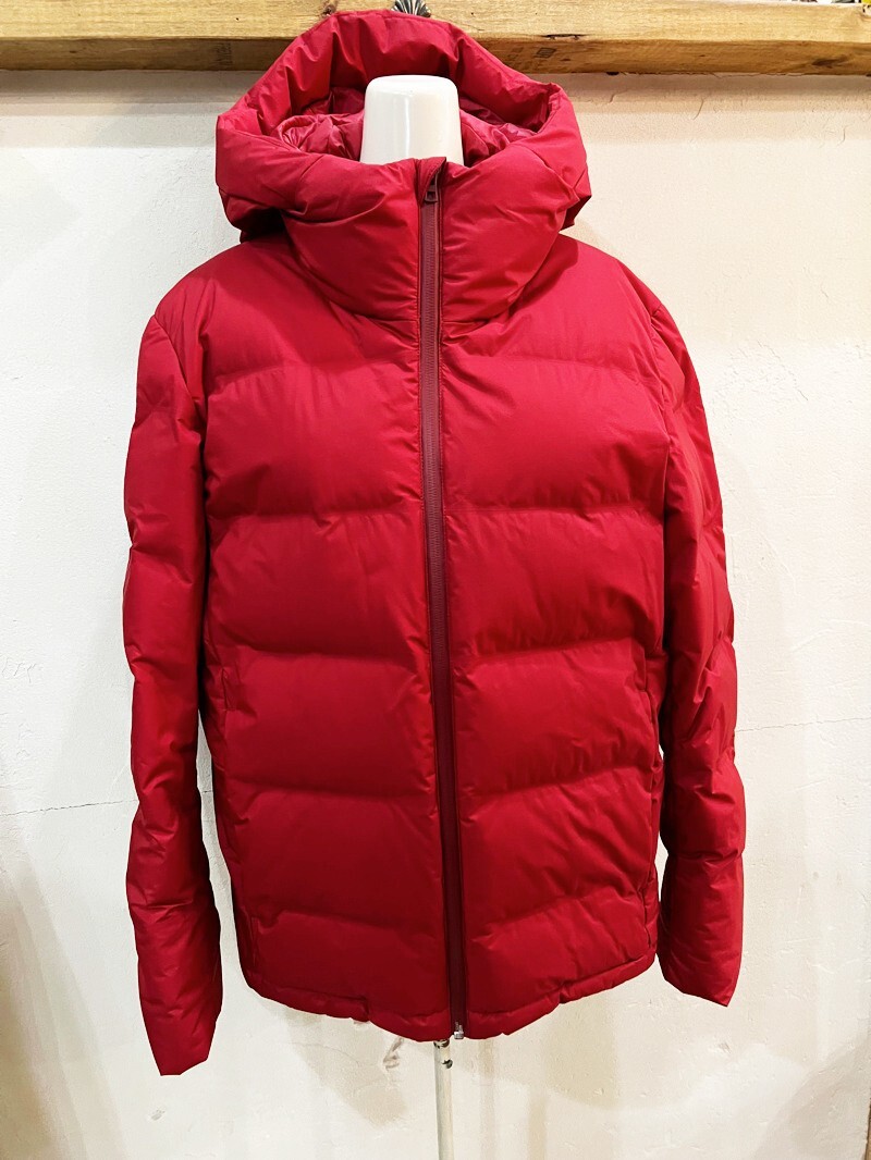 美品 UNIQLO/ユニクロ シームレスダウンジャケット アウター ダウン レッド Mサイズ メンズ タウンユース アウトドア拍卖