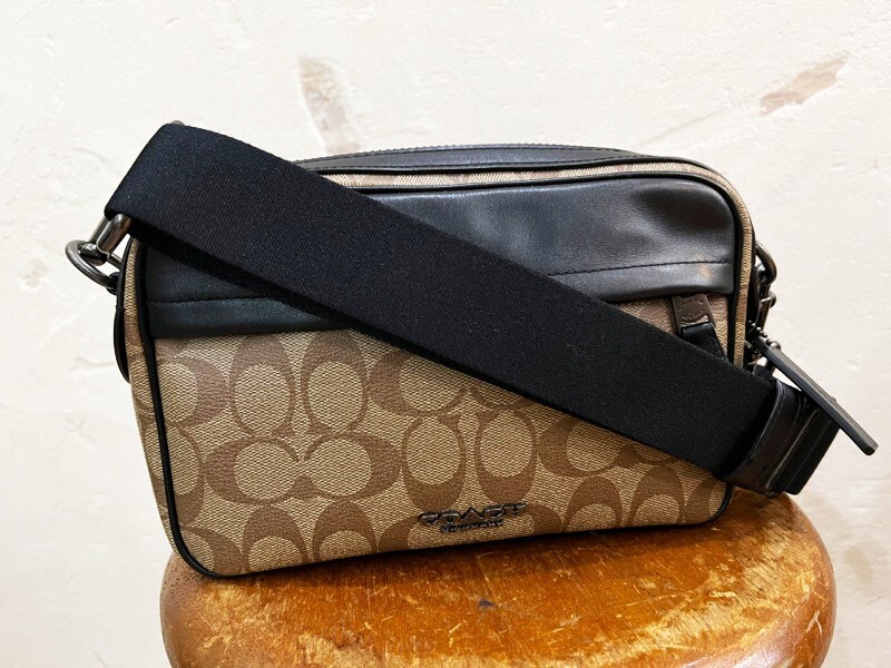 良品 COACH/コーチ グラハム シグネチャースムースレザークロスボディショルダーバッグ PVCコーティング ベージュ×ブラック ユニセックス拍卖