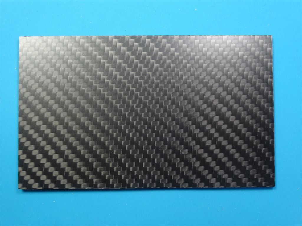 ●2mm ドライカーボン板 つや消し 125mmx75mm 厚さ2mm 【送料140円~】029拍卖