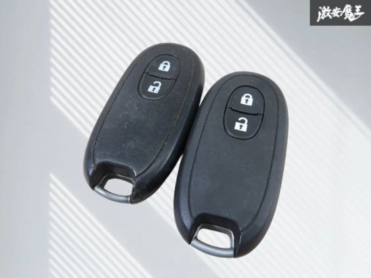 【保証付!!】 マツダ 純正 キーレス リモコンキー 2ボタン 2個セット 実働車外し 在庫有 カギ 鍵 キー 007YUUL0212 即納 棚9-3-A拍卖