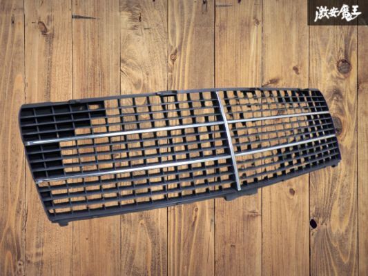 【破損無】 メルセデスベンツ 純正 W202 Cクラス フロント グリル ラジエーターグリル A2028880023 即納 棚2F-Q-4拍卖