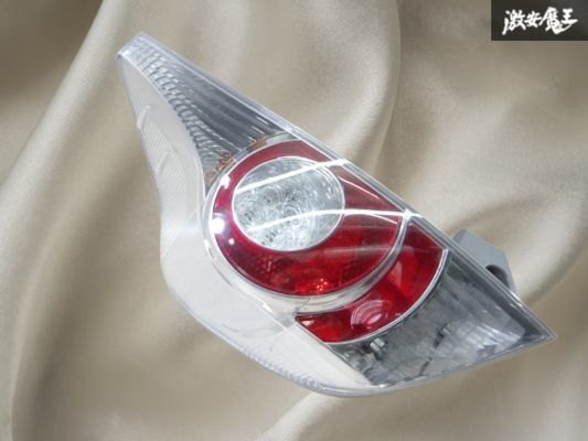 TOYOTA トヨタ 純正 NHP10 アクア テール テールライト テールランプ 左 左側 助手席側 STANLEY 52-252 即納 棚12-1拍卖