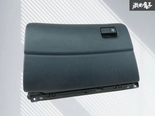 トヨタ 純正 JZS161 アリスト 助手席側 グローブボックス 小物入れ 収納 車検証入れ 55582-30040 内装 黒系 即納 棚31-2拍卖