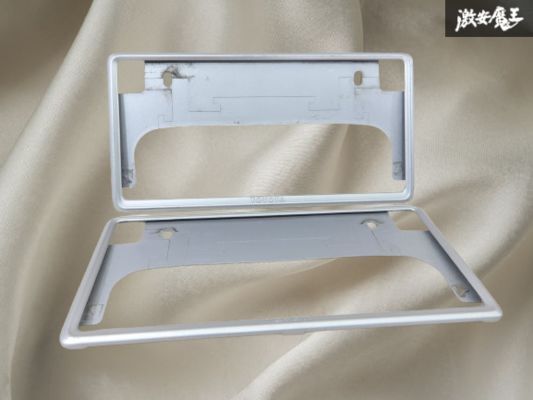 TOYOTA トヨタ 純正 ナンバープレート フレーム 2枚 前後セット 穴間 約21cm 縦 約 17cm 横 約33.7cm 08407-00280 即納 在庫有 棚A-6拍卖