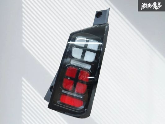 【割れ無し!!】HONDA ホンダ 純正 GT5 フリード テール テールライト テールランプ レンズ 右 右側 運転席側 KOITO 220-622E7 即納 棚12-1拍卖