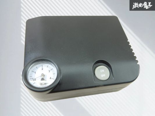 【未使用】タイヤ充填用エアコンプレッサー エアコンプレッサー 空気圧調整 空気入れ パンク修理 車載機 車載工具 即納 棚25-1拍卖