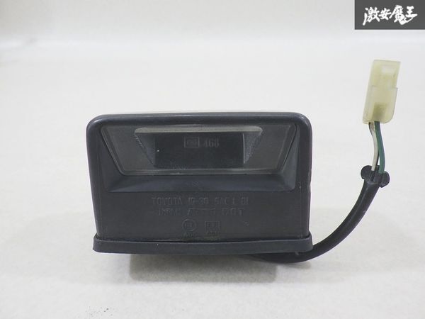 【ストア出品】 トヨタ 純正 KP61 スターレット 4ドア ナンバー灯 ライセンス灯 ライセンスランプ 単体 黒素地 TOYOTA 16-30 KOITO 棚7-3-C拍卖