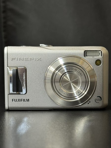 【FT03】FUJIFILM FinePix F31fd コンパクトデジタルカメラ バッテリー付属 富士フィルム拍卖
