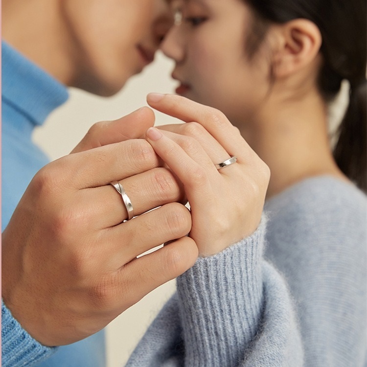 ニット デザイン ペアリング ◆ 指輪 2点セット シルバー 新品 人気 未使用 フリーサイズ ペアルック カップル お揃い シミラー【PN347-0】拍卖