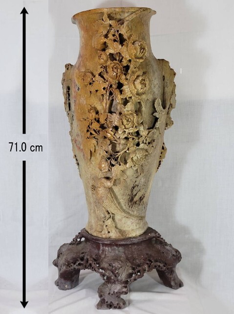 中国美術工芸品 寿山石、玉石蝋石 花鳥模様 牡丹模様 細密細工四足台座花瓶 彫刻 超大作 高さ71cm 重さ29Kg 1960年代購入品 美品拍卖