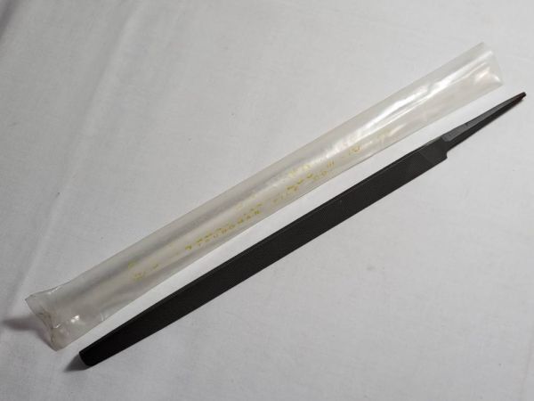 ツボ万ヤスリ 鉄工用ヤスリ 250mm(10in)三角ヤスリ 中目 柄無し 未使用品 デッドストック拍卖